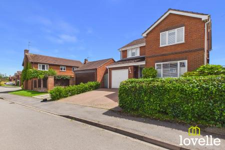 4 bedroom Detached house for sale in Manor Garth, Skidby, East Riding of Yorkshire, HU16