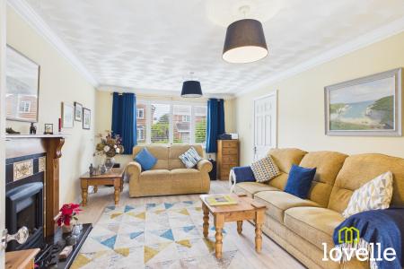 4 bedroom Detached house for sale in Manor Garth, Skidby, East Riding of Yorkshire, HU16
