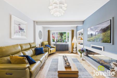 4 bedroom Detached house for sale in Hallgate, Cottingham, HU16