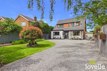 4 bedroom Detached house for sale in Hallgate, Cottingham, HU16