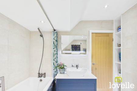 4 bedroom Detached house for sale in Hallgate, Cottingham, HU16