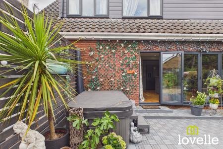 4 bedroom Detached house for sale in Hallgate, Cottingham, HU16