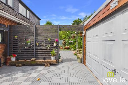 4 bedroom Detached house for sale in Hallgate, Cottingham, HU16