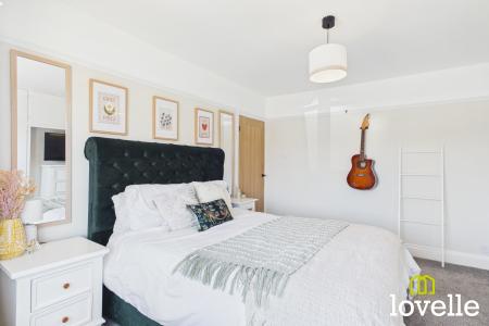 3 bedroom Semi-detached house for sale in Kingtree Avenue, Cottingham, HU16
