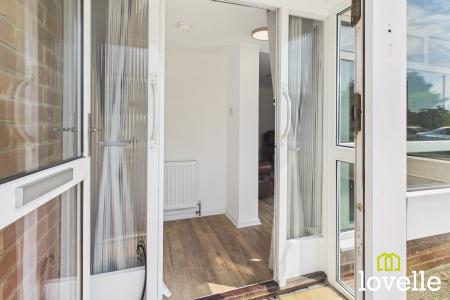 2 bedroom Semi-detached bungalow for sale in Brooklands Park, Cottingham, HU16