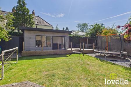 3 bedroom Semi-detached house for sale in Kingtree Avenue, Cottingham, HU16