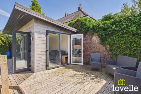 3 bedroom Semi-detached house for sale in Kingtree Avenue, Cottingham, HU16