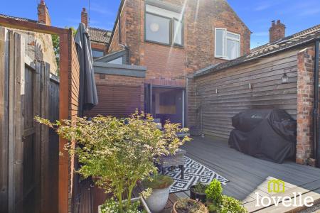 3 bedroom End of terrace house for sale in Linden Avenue, Cottingham, HU16