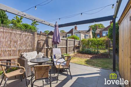 3 bedroom End of terrace house for sale in Linden Avenue, Cottingham, HU16