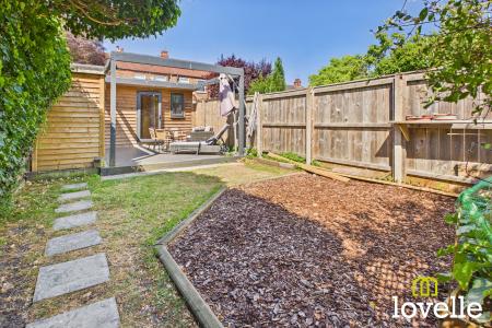 3 bedroom End of terrace house for sale in Linden Avenue, Cottingham, HU16
