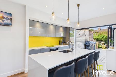 3 bedroom End of terrace house for sale in Linden Avenue, Cottingham, HU16