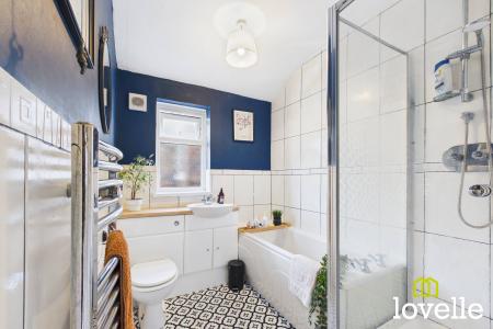3 bedroom Terraced House for sale in Exeter Street, Cottingham, HU16