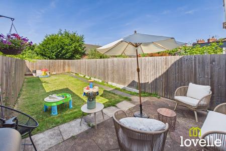 3 bedroom Terraced House for sale in Exeter Street, Cottingham, HU16