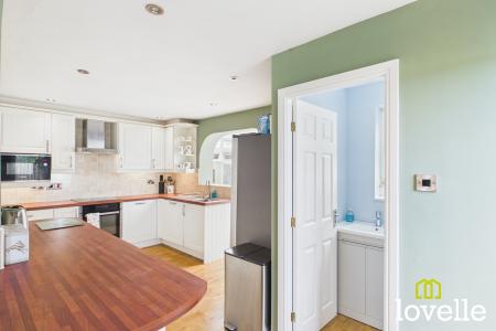 4 bedroom Detached house for sale in Badgers Wood, Cottingham, HU16