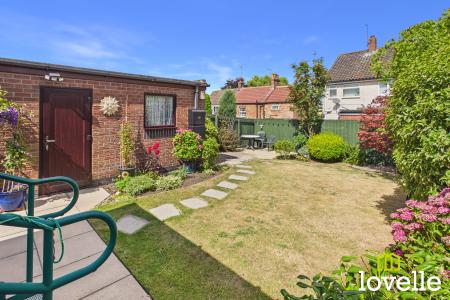 1 bedroom Bungalow for sale in Apple Croft, Cottingham, HU16