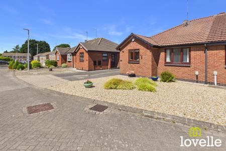 1 bedroom Bungalow for sale in Apple Croft, Cottingham, HU16