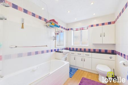 4 bedroom Detached house for sale in Spencer Way, Cottingham, HU16
