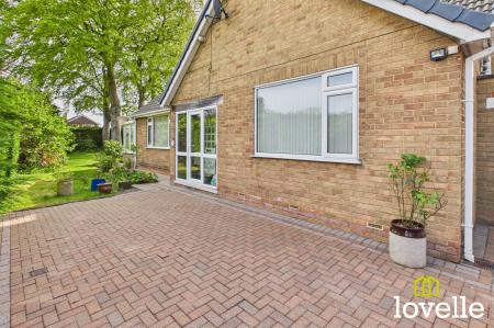 4 bedroom Detached bungalow for sale in Winston Drive, Cottingham, HU16