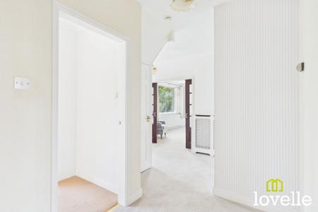 4 bedroom Detached bungalow for sale in Winston Drive, Cottingham, HU16
