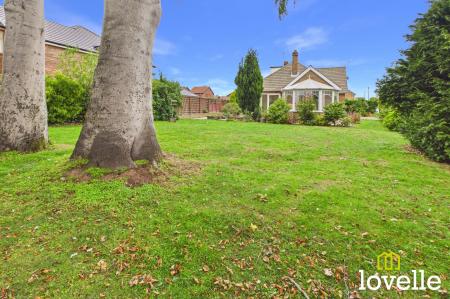 4 bedroom Detached bungalow for sale in Winston Drive, Cottingham, HU16