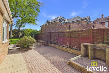 4 bedroom Detached bungalow for sale in Winston Drive, Cottingham, HU16
