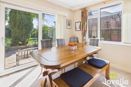 4 bedroom Detached bungalow for sale in Winston Drive, Cottingham, HU16