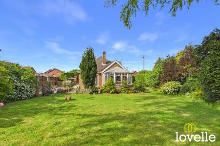 4 bedroom Detached bungalow for sale in Winston Drive, Cottingham, HU16