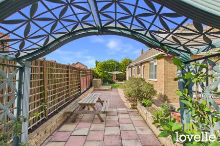 4 bedroom Detached bungalow for sale in Winston Drive, Cottingham, HU16