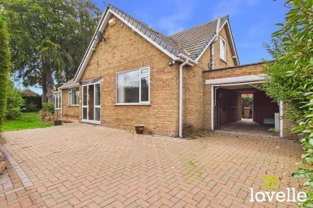 4 bedroom Detached bungalow for sale in Winston Drive, Cottingham, HU16