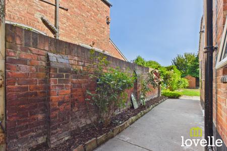 3 bedroom Terraced House for sale in Arlington Avenue, Cottingham, HU16