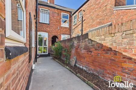 3 bedroom Terraced House for sale in Arlington Avenue, Cottingham, HU16
