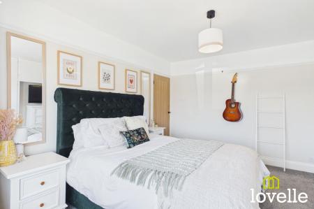 3 bedroom Semi-detached house for sale in Kingtree Avenue, Cottingham, HU16