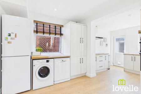 3 bedroom Semi-detached house for sale in Kingtree Avenue, Cottingham, HU16