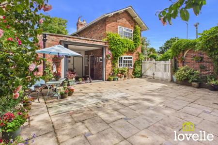3 bedroom Detached house for sale in Northgate, Cottingham, HU16