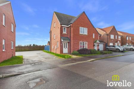 4 bedroom Detached house for sale in Taylor Avenue, Cottingham, HU16