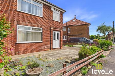 3 bedroom Semi-detached house for sale in Queens Way, Cottingham, HU16
