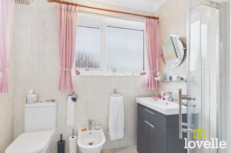 4 bedroom Detached house for sale in Ferriby High Road, North Ferriby, HU14