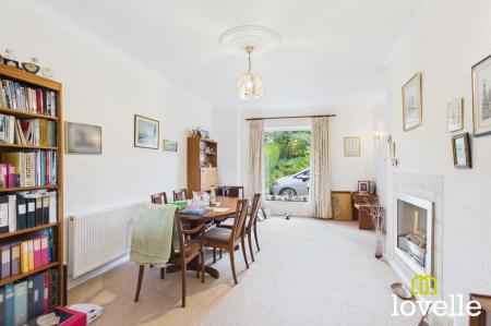 4 bedroom Detached house for sale in Ferriby High Road, North Ferriby, HU14