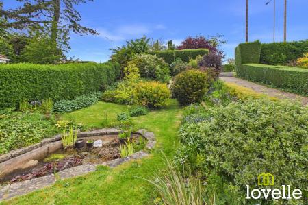 4 bedroom Detached house for sale in Ferriby High Road, North Ferriby, HU14