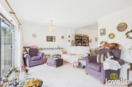4 bedroom Detached house for sale in Ferriby High Road, North Ferriby, HU14