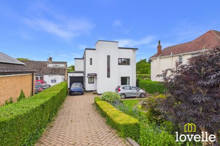 4 bedroom Detached house for sale in Ferriby High Road, North Ferriby, HU14