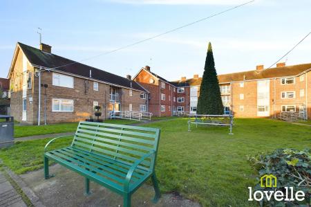 1 bedroom Flat for sale in Hallgate, Cottingham, HU16