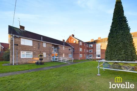1 bedroom Flat for sale in Hallgate, Cottingham, HU16