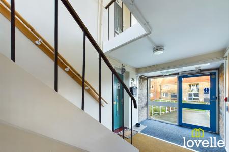 1 bedroom Flat for sale in Hallgate, Cottingham, HU16