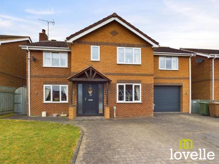 5 bedroom Detached house for sale in Manor Garth, Skidby, HU16