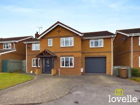 5 bedroom Detached house for sale in Manor Garth, Skidby, HU16