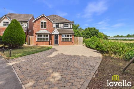 4 bedroom Detached house for sale in Badgers Wood, Cottingham, HU16