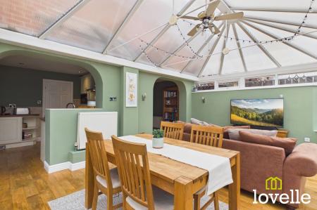 4 bedroom Detached house for sale in Badgers Wood, Cottingham, HU16
