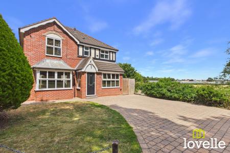 4 bedroom Detached house for sale in Badgers Wood, Cottingham, HU16