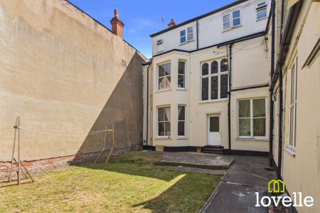12 bedroom End of terrace house for sale in Princes Avenue, Hull, HU5